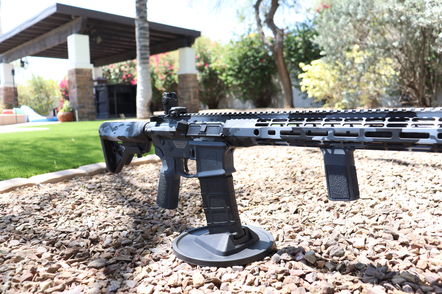 Base Armory Weapon-Urban Arctic & Hard Case (Assembled) - SCRATCH & DENT
