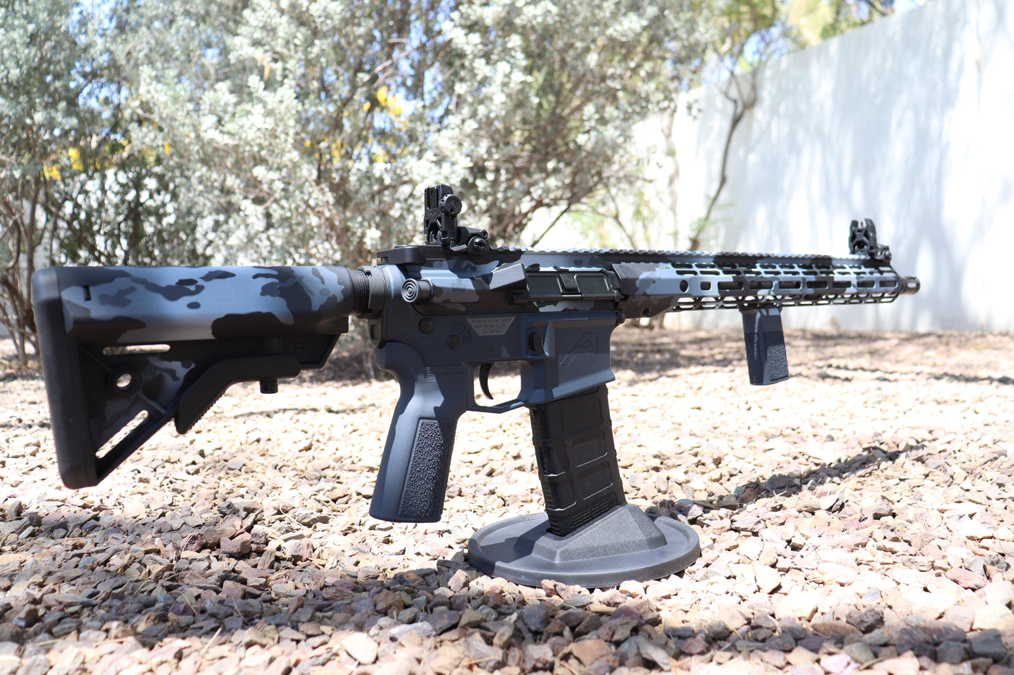 Base Armory Weapon-Urban Arctic & Hard Case (Assembled) - SCRATCH & DENT